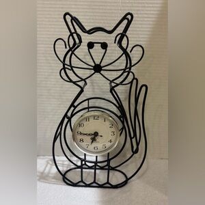 Black Cat Metal Wall Clock Acurite ~ Battery Operated ~ 13” ~ Works Great